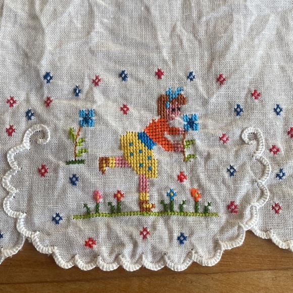 Vintage Embroidered Linens “girl” - Picture 1 of 5